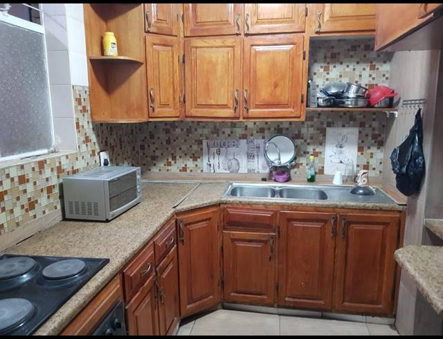 3 BEDROOM APARTMENT FOR SALE IN SUNNYSIDE